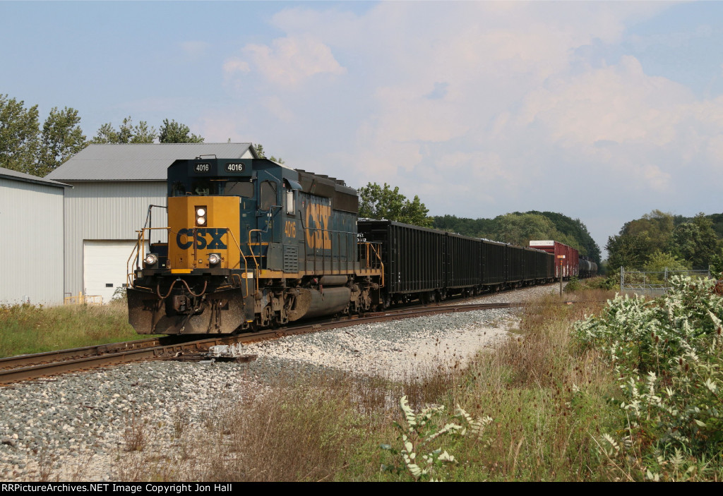 4016 starts to pull west with Y106